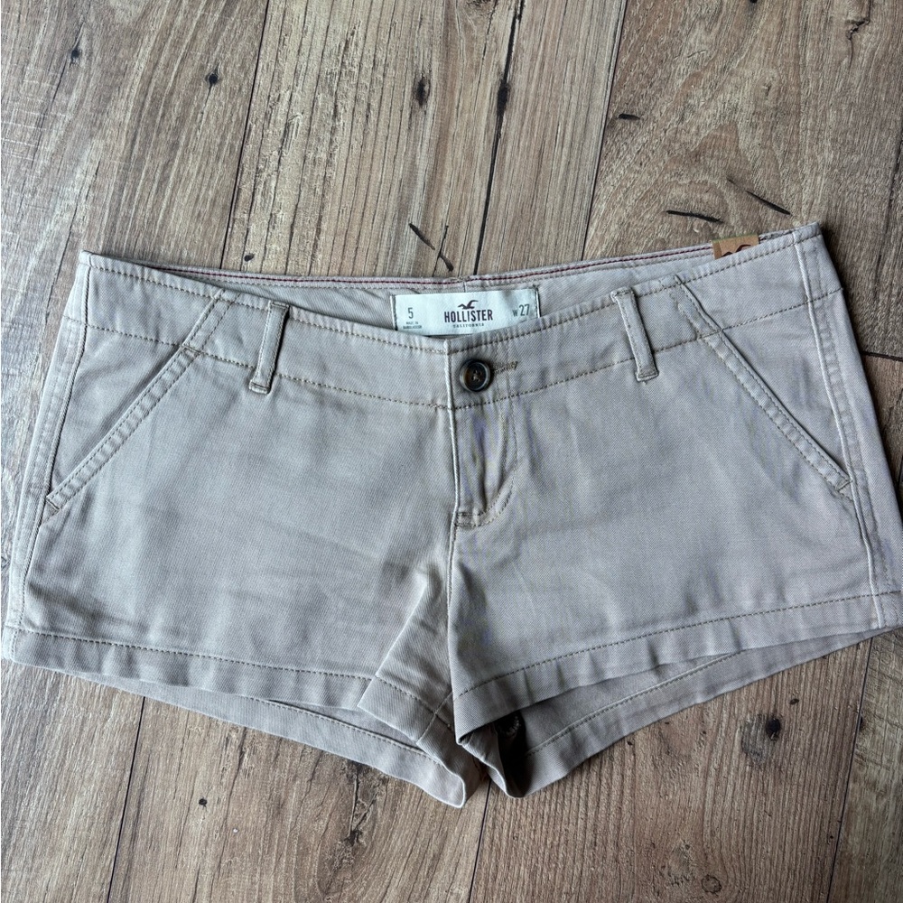 Hollister Women's Beige Shorts Size 5 NWT